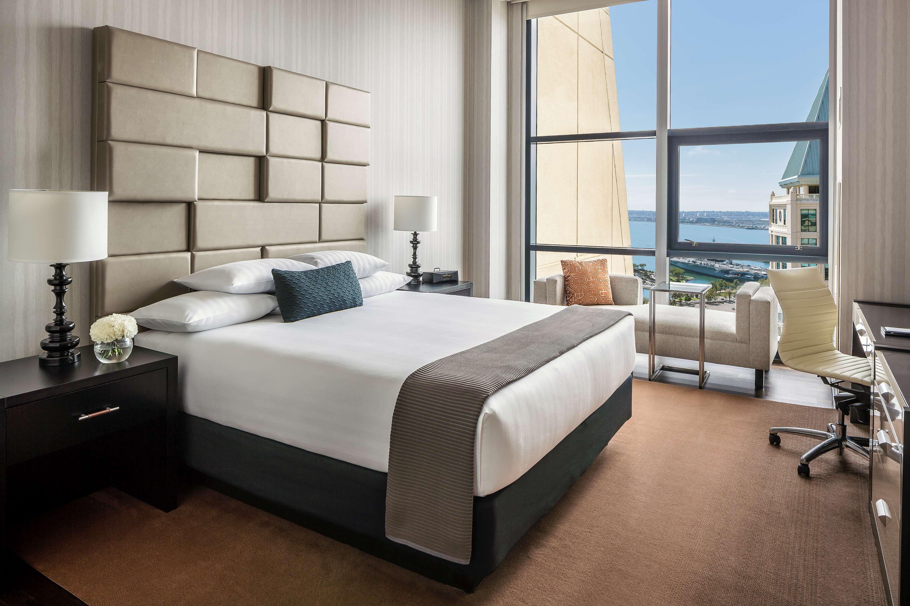 Manchester Grand Hyatt Hotel 4*